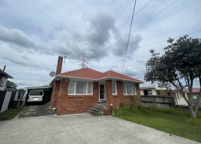 at 24 White Swan Road, Mount Roskill, Auckland City, Auckland