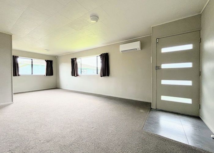  at 1/8 Senecio Place, Weymouth, Manukau City, Auckland