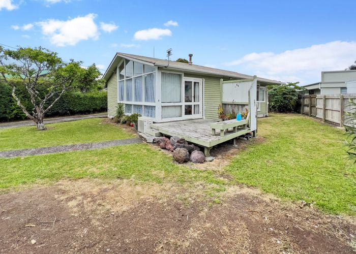  at 10 Keeling Road, Henderson, Auckland