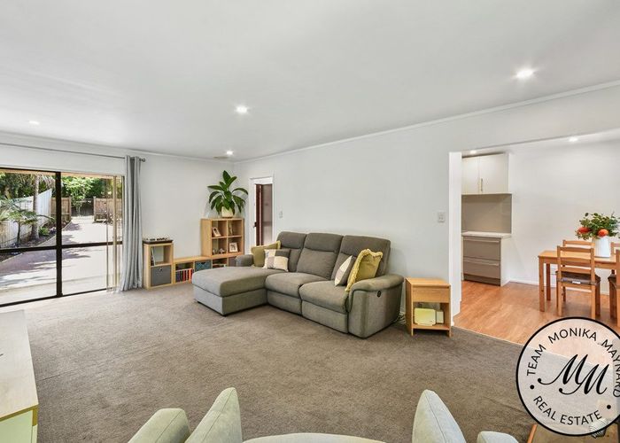  at 32 Paulownia Place, Totara Heights, Manukau City, Auckland
