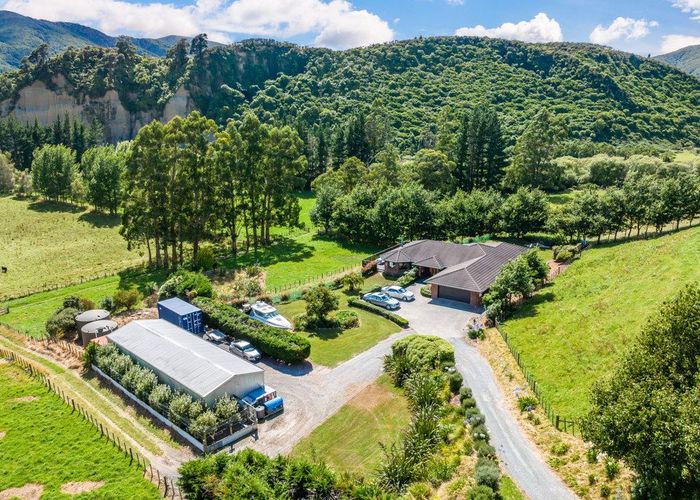 For sale 64C Waterworks Road, Kaitoke, Upper Hutt, Wellington homes