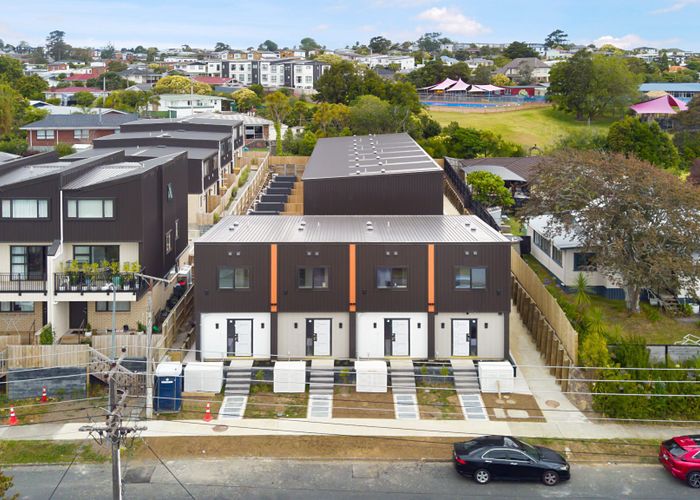  at 7/52 Newington Road, Henderson, Waitakere City, Auckland