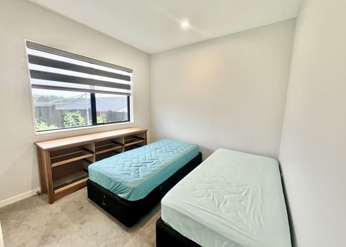 Free property data for 16 Lumber Rise, Swanson, Auckland - homes.co.nz