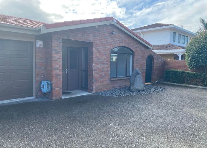  at 8 Riksha Place, Conifer Grove, Takanini