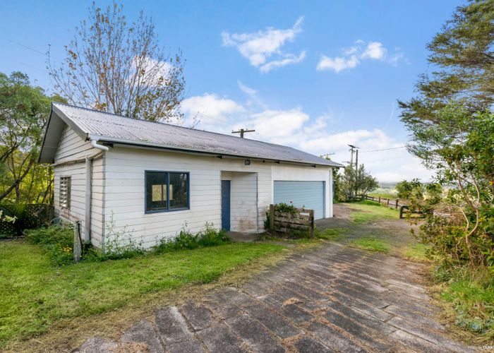  at 33 Mccutchan Road, Tuakau