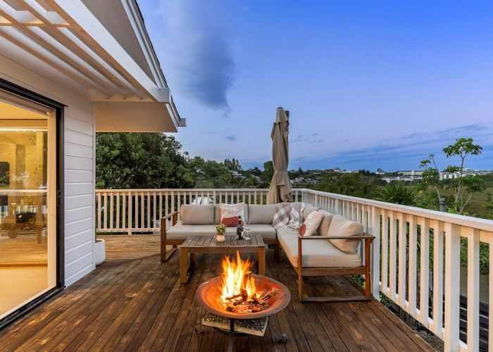 at 42 Deuxberry Avenue, Northcote, Auckland