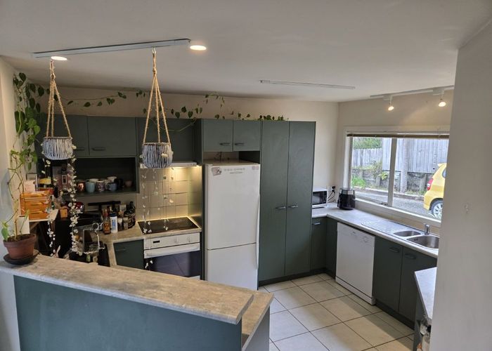  at 37 Lorikeet Place, Unsworth Heights, North Shore City, Auckland