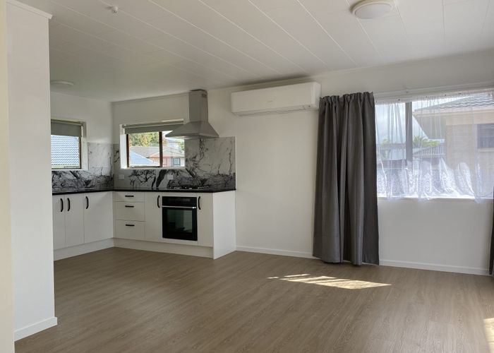  at 2/27 Butterworth Drive, Glendene, Waitakere City, Auckland