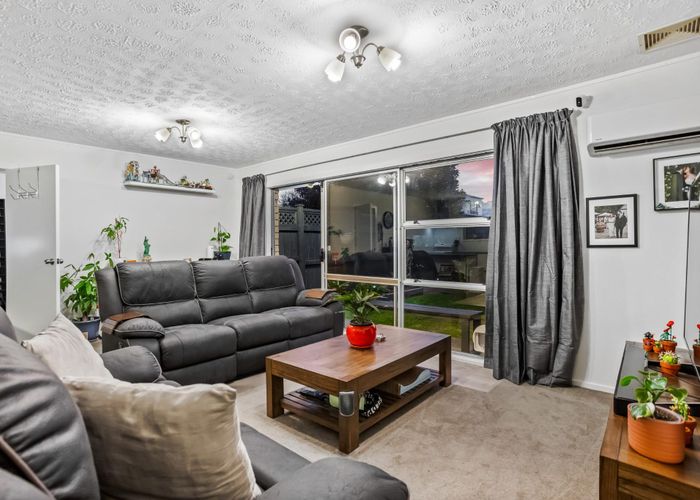  at 2/29 Garelja Road, Henderson, Waitakere City, Auckland