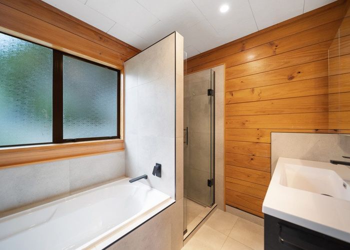  at 30 Calluna Crescent, Totara Heights, Manukau City, Auckland