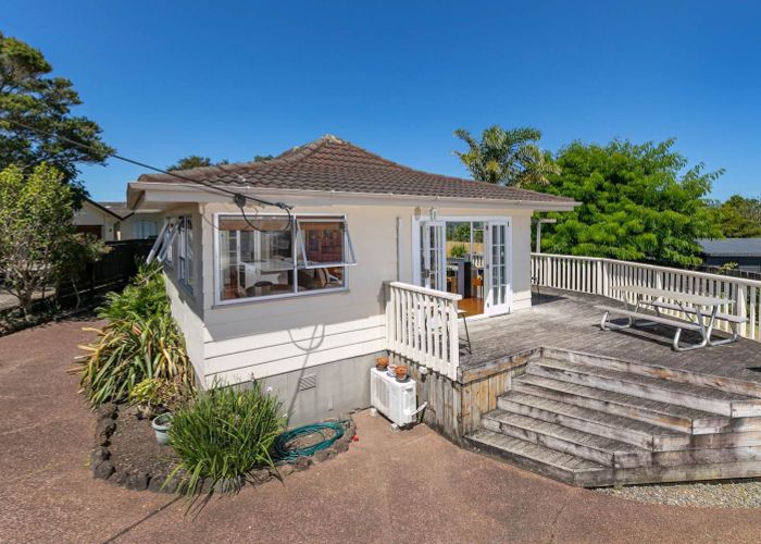  at 91 Sunnyside Road, Sunnyvale, Auckland