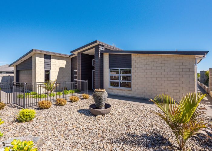  at 15 Taranui Way, Paraparaumu Beach, PARAPARAUMU BEACH