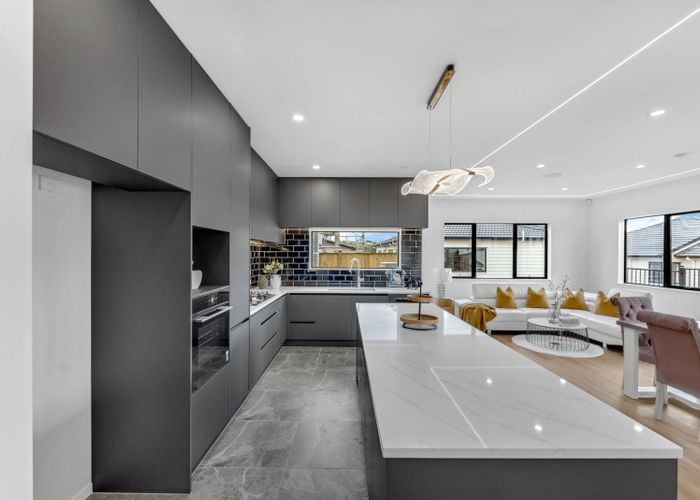  at 33  Black Shed Road, Flat Bush, Manukau City, Auckland