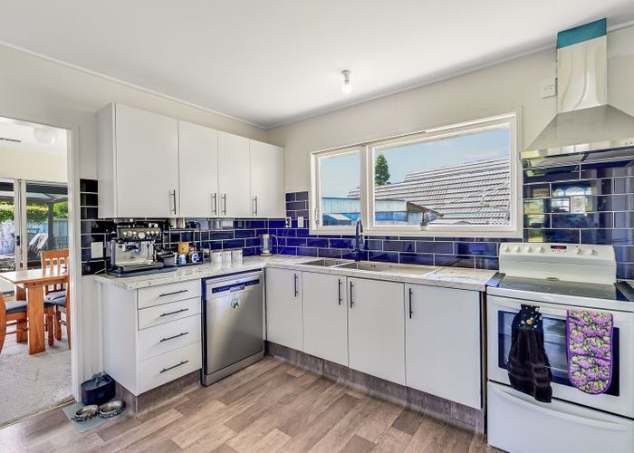  at 9 Carlson Crescent, Silverdale, Hamilton