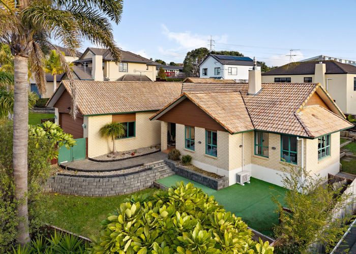  at 70 Mt Lebanon Crescent, The Gardens, Manukau City, Auckland