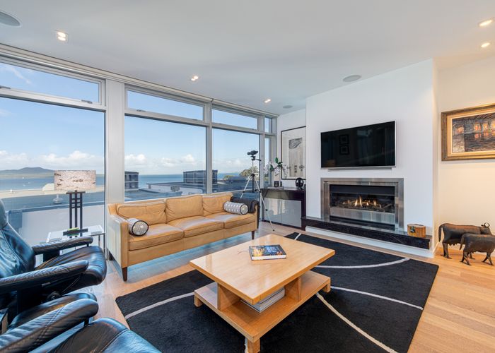  at 3/245 Hurstmere Road, Takapuna, Auckland