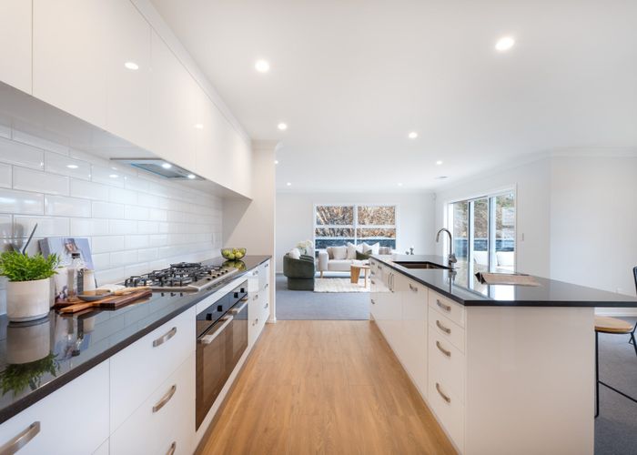  at 83 Queen Charlotte Drive, Aotea, Porirua