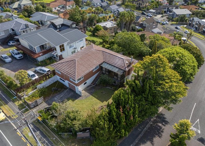  at 38 Sunset Road, Unsworth Heights, North Shore City, Auckland