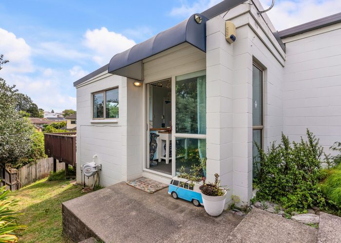  at 2/74 La Trobe Street, Pakuranga Heights, Manukau City, Auckland