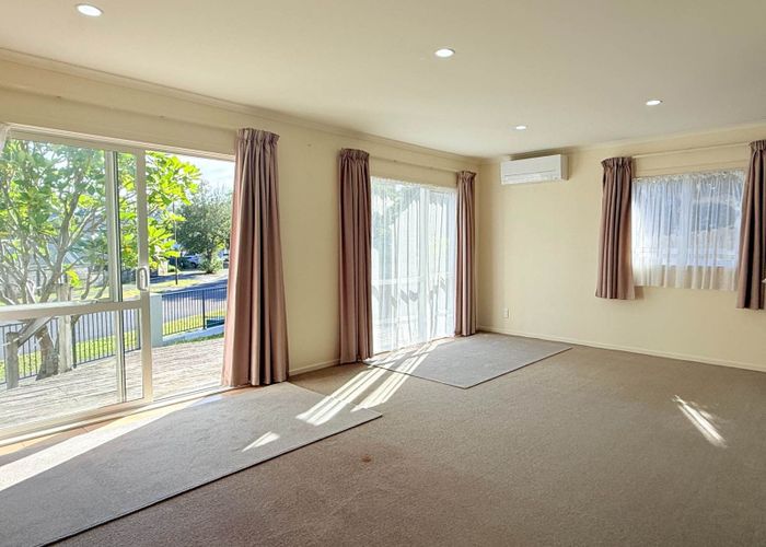  at 8/86 Fernhill Way, Oteha, North Shore City, Auckland