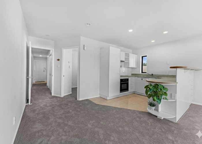  at 6/5 Cook Street, Howick, Manukau City, Auckland