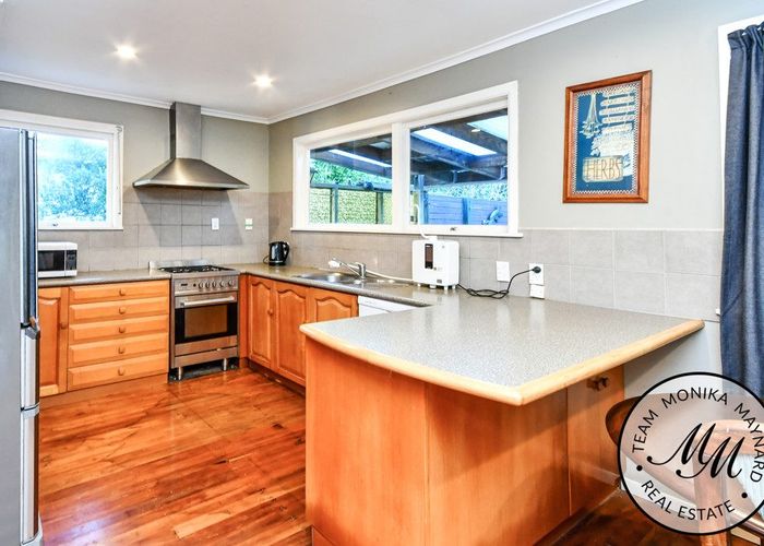  at 2 Walpole Avenue, Hillpark, Auckland