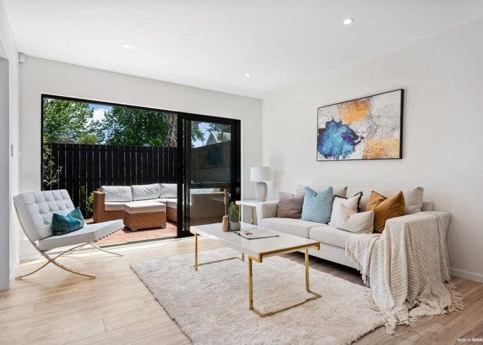  at 2/9 Smiths Avenue, Papakura, Papakura