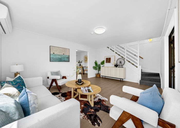  at 1/82 Aviemore Drive, Highland Park, Manukau City, Auckland