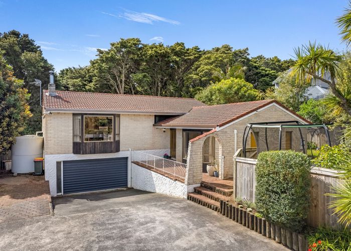  at 8 Deodar Place, Totara Heights, Manukau City, Auckland