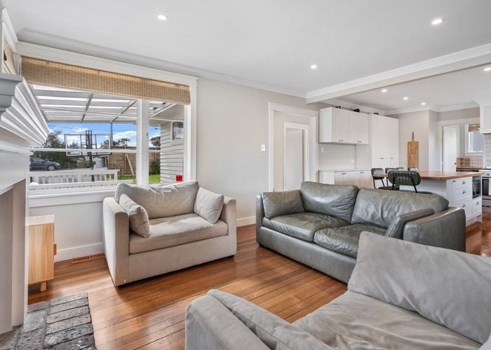  at 53 Awaroa Road, Sunnyvale, Waitakere City, Auckland