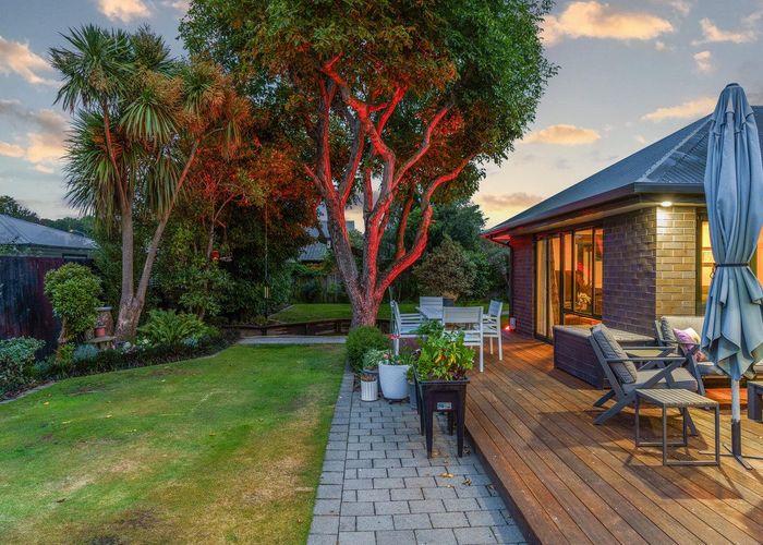 at 2/90 Woodham Road, Linwood, Christchurch
