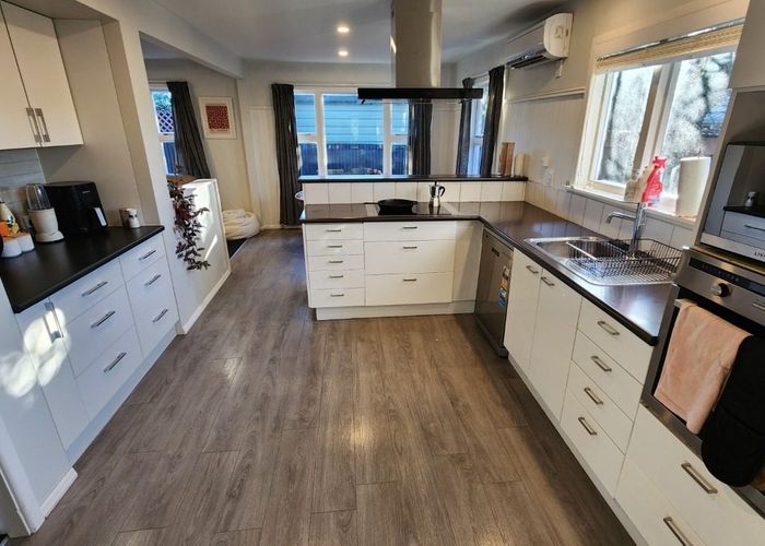  at 90 Retreat Road, Avonside, Christchurch