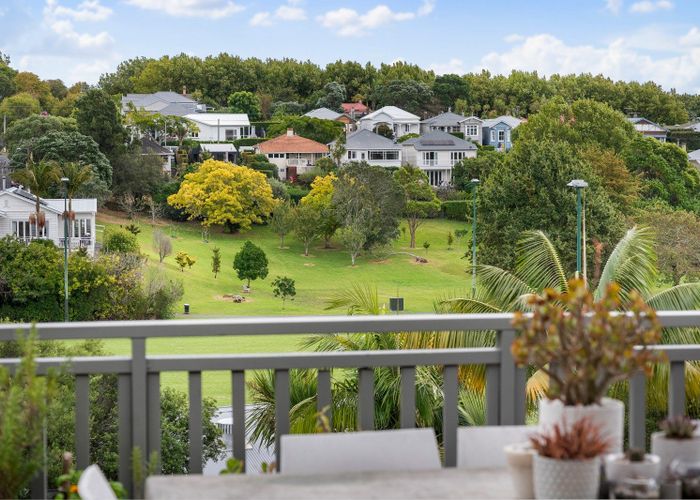  at 4 Wallingford Street, Grey Lynn, Auckland City, Auckland