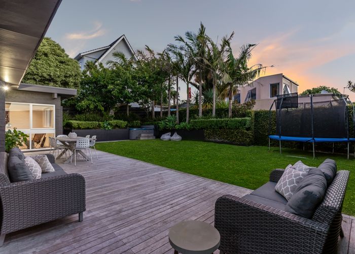  at 49 Ripon Crescent, Meadowbank, Auckland