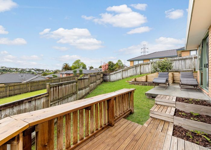  at 4 Jever Place, Massey, Auckland