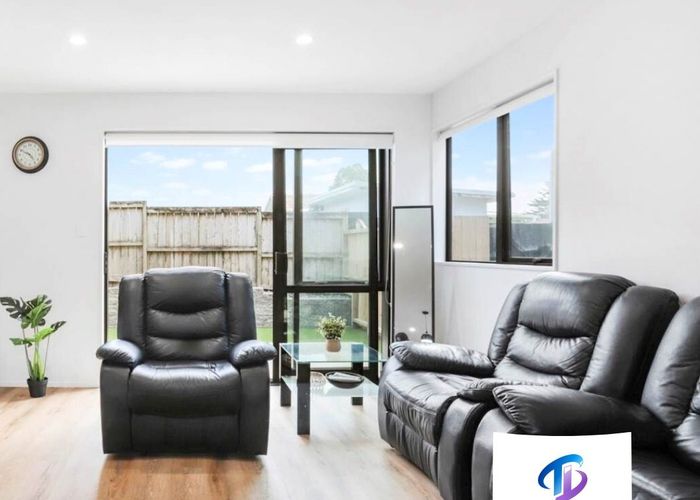  at 8/25 Vodanovich Road, Te Atatu South, Waitakere City, Auckland