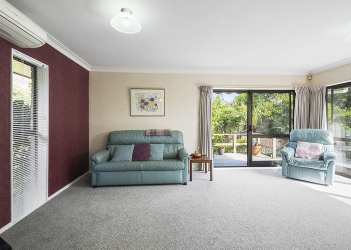  at 2/30 Galloway Crescent, Farm Cove, Auckland