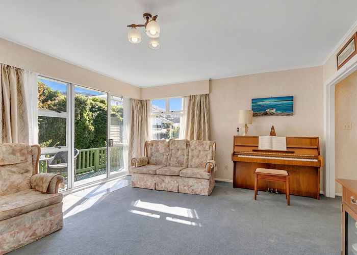  at 25 Larsen Crescent, Tawa, Wellington