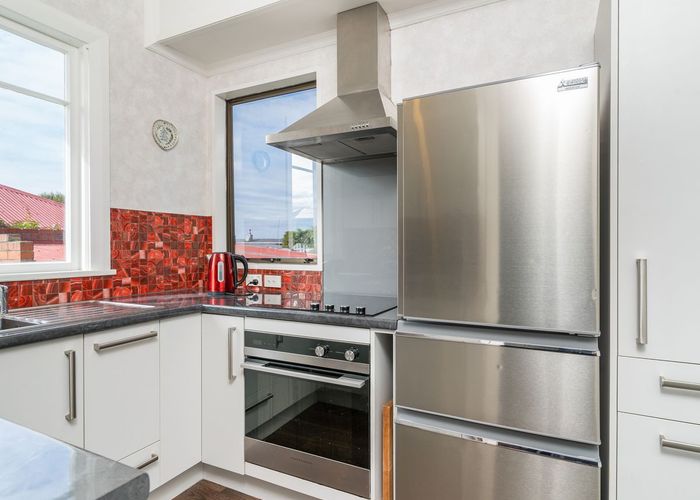  at 71 Aberdeen Road, Saint Clair, Dunedin