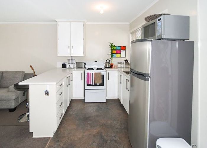  at 2/143 Point Chevalier Road, Point Chevalier, Auckland City, Auckland