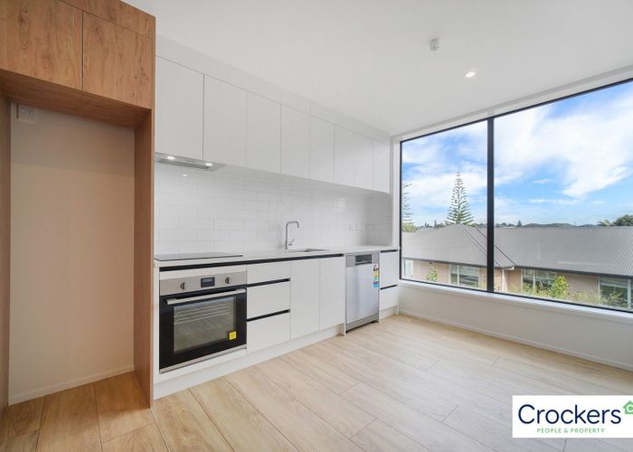  at 2/2 Treasure Lane, Te Atatu South, Waitakere City, Auckland