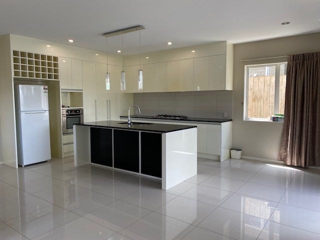  at 5 Kerrykeel Drive, Flat Bush, Manukau City, Auckland