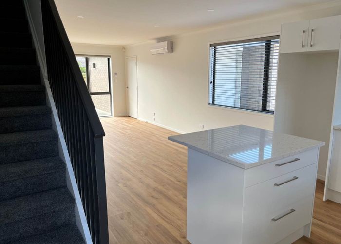  at 2/25 Centreway Road, Orewa, Rodney, Auckland