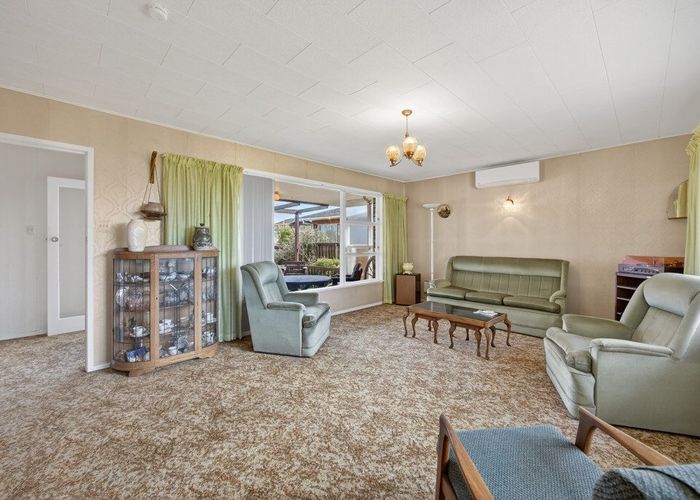  at 16 Cascades Road, Pakuranga Heights, Auckland