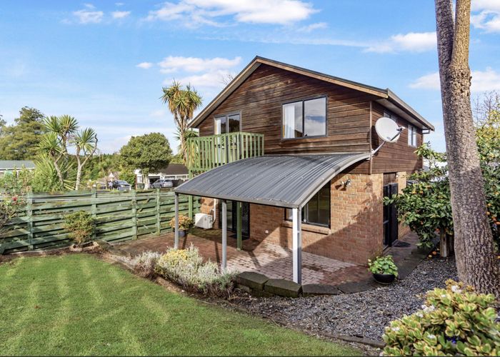  at 2/6 Eugenia Rise, Totara Heights, Manukau City, Auckland