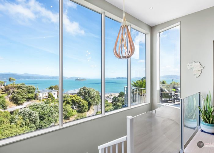  at 4 Singers Road, Korokoro, Lower Hutt