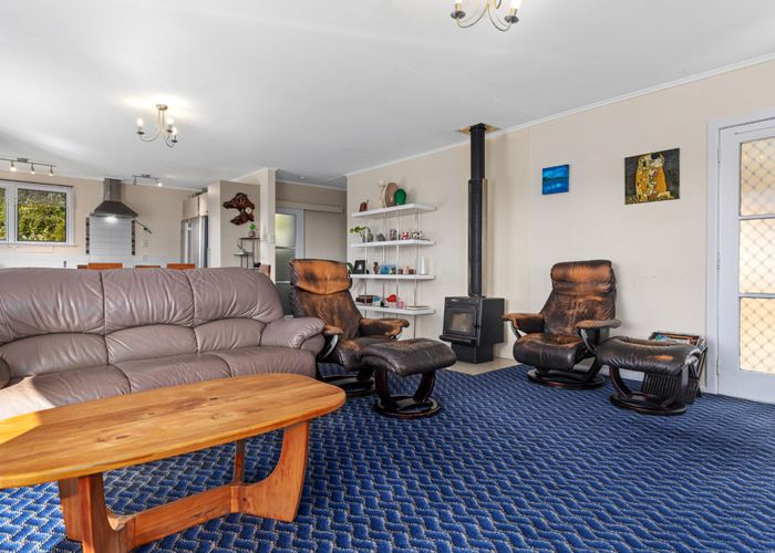  at 2391 S HWAY 2 East, Nukuhou, WAIMANA