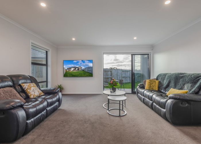  at 90 Johnstone Drive, Fitzherbert, Palmerston North