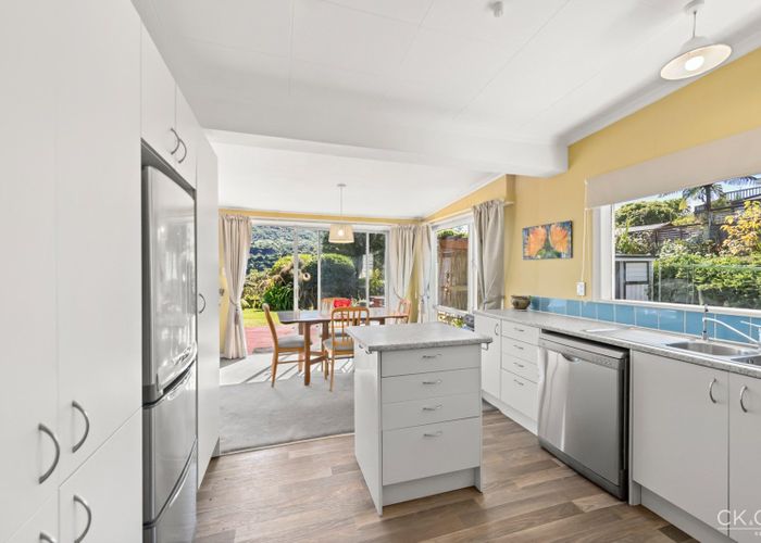  at 7 Manor Drive, Stokes Valley, Lower Hutt, Wellington