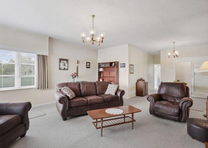  at 33 Seabrook Avenue, New Lynn, Waitakere City, Auckland